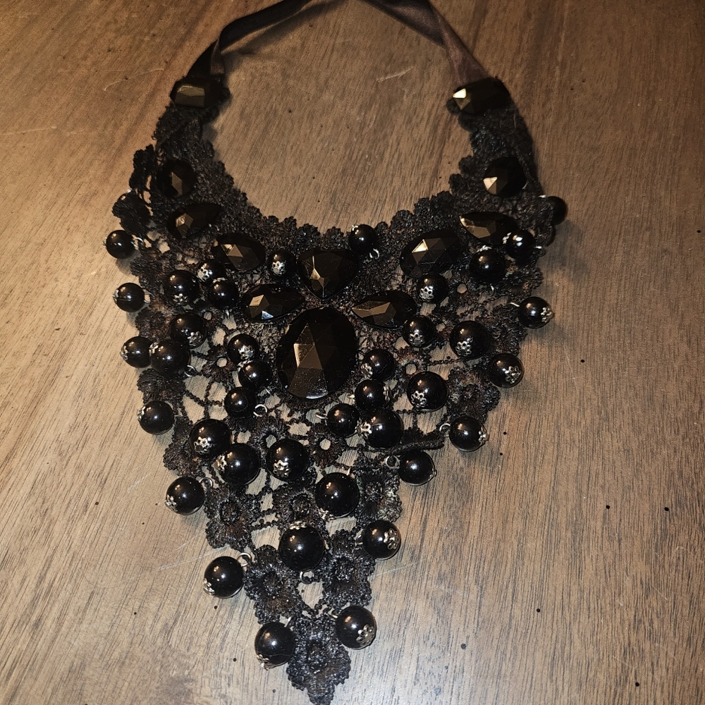 Bib Style Chocker Necklace